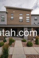 9196 S Holiday Bowl Ct in Sandy, UT - Building Photo