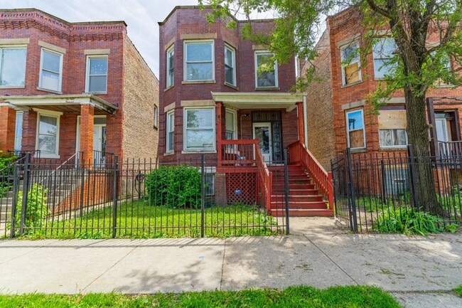 5025 W Huron St in Chicago, IL - Building Photo - Building Photo