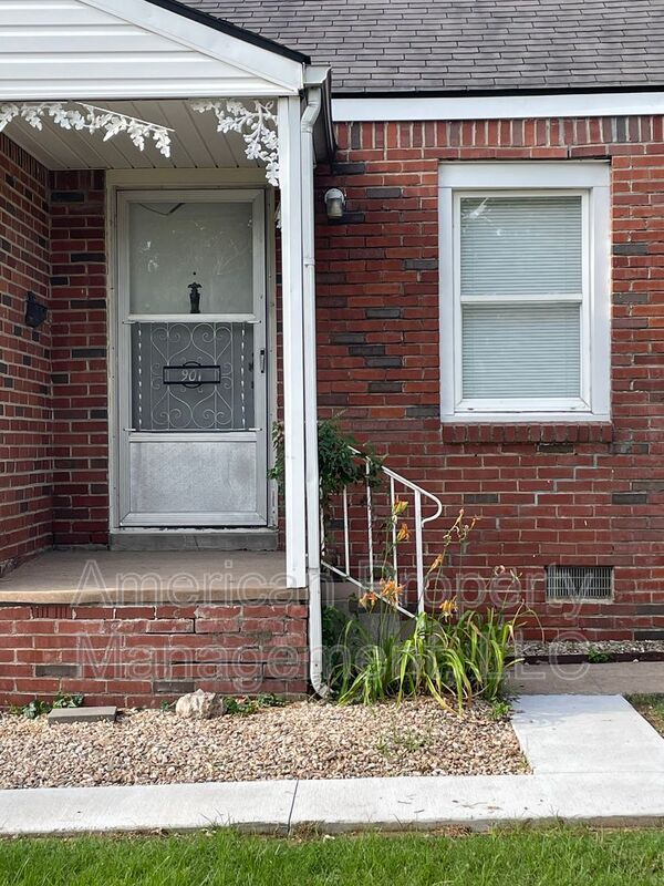 901 S Erie Ave in Tulsa, OK - Building Photo - Building Photo