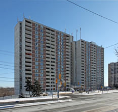 Kipling Heights in Toronto, ON - Building Photo - Building Photo