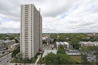 Sheridan Lake - 6401 N Sheridan Rd in Chicago, IL - Building Photo - Building Photo