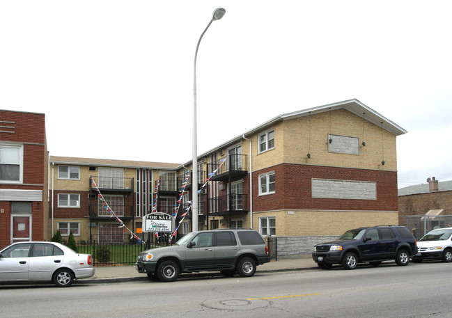 5919 W 63rd St in Chicago, IL - Foto de edificio - Building Photo