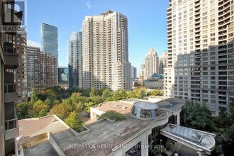 3880 Duke of York Blvd in Mississauga, ON - Building Photo - Building Photo