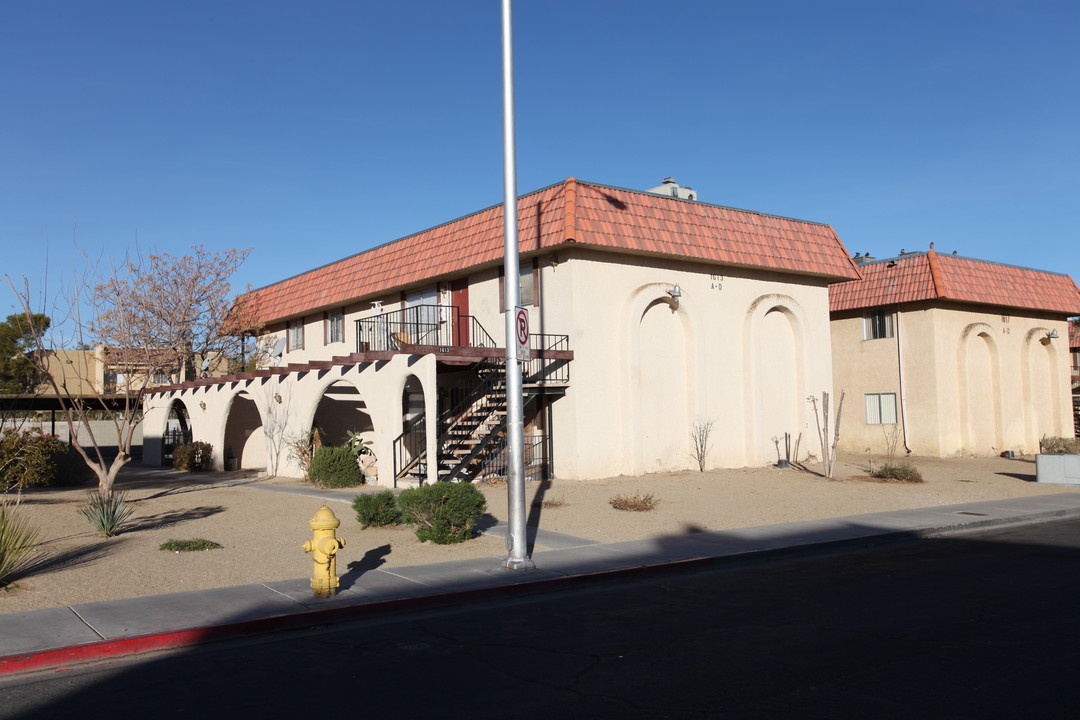 Wildwood Manor in Las Vegas, NV - Building Photo