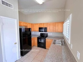 10460 W Reade Ave in Glendale, AZ - Foto de edificio - Building Photo