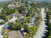 3280 - 3294 La Mesa Dr in San Carlos, CA - Foto de edificio - Building Photo