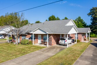 Legends of Lindale in Lindale, TX - Foto de edificio - Building Photo