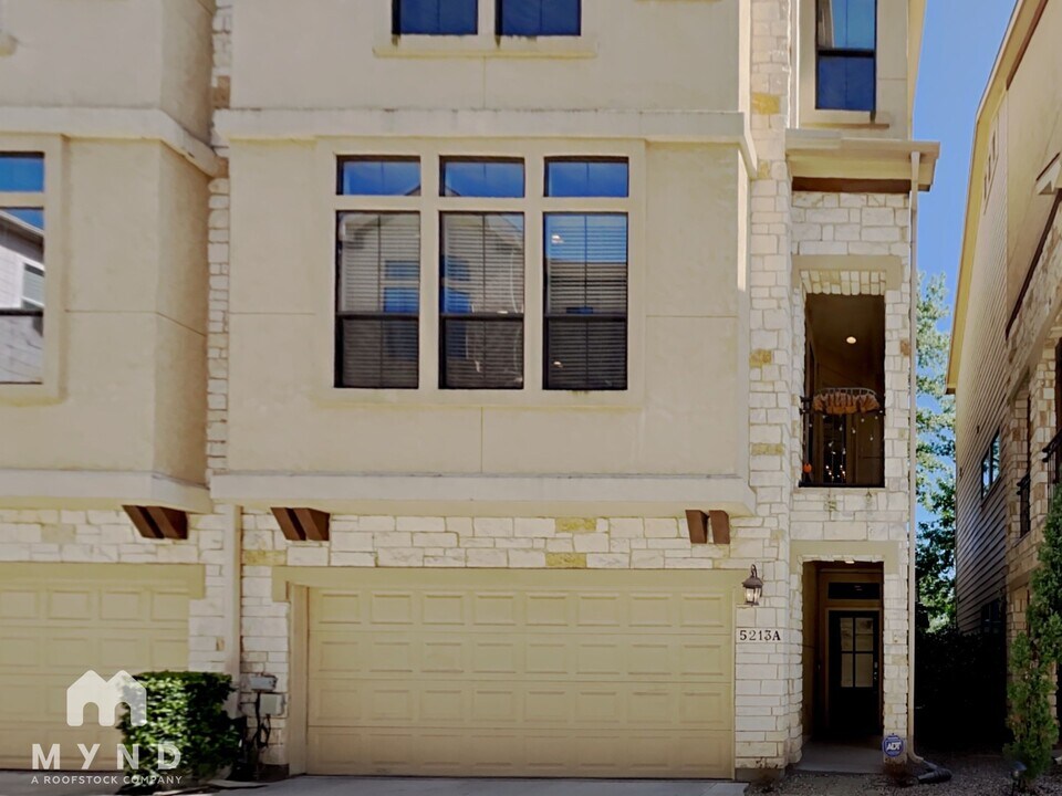 5213 Eigel St in Houston, TX - Building Photo
