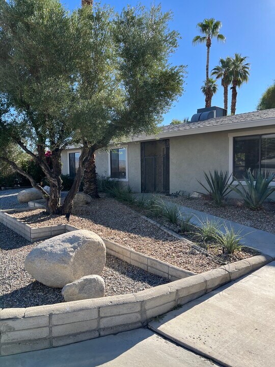 37932 Mountain Shadow Ln in Cathedral City, CA - Building Photo