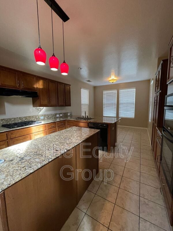 3237 Winslow St in Visalia, CA - Building Photo - Building Photo