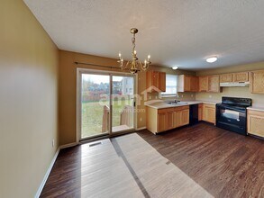 7961 Blacklick View Dr in Blacklick, OH - Building Photo - Building Photo