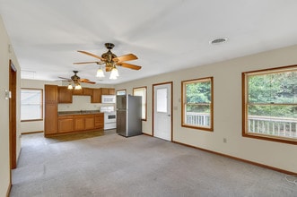 1049 Yoder Dr in Hartly, DE - Building Photo - Building Photo