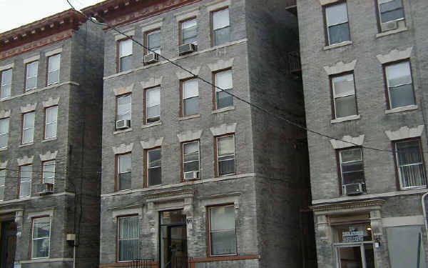 97 Clifton Ter in Weehawken, NJ - Building Photo - Building Photo