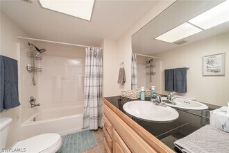 822 SW 48th Terrace in Cape Coral, FL - Foto de edificio - Building Photo