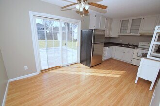 3416 18th St in Bettendorf, IA - Building Photo - Building Photo