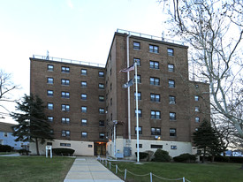 Comstock Court Apartments