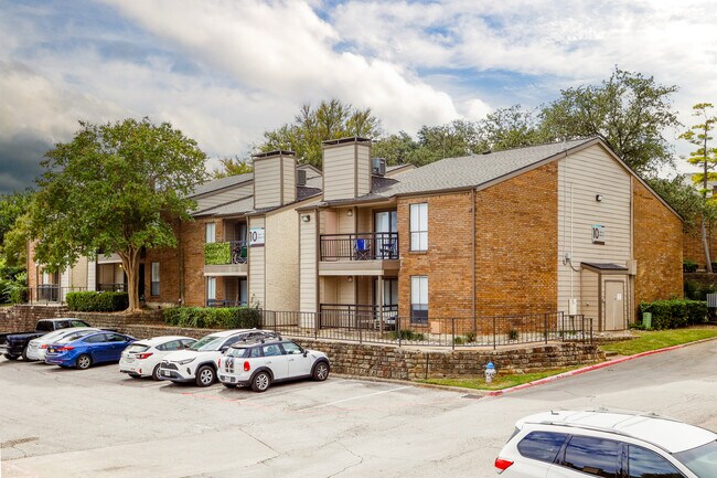 Lakeside Apartments in Dallas, TX - Building Photo - Building Photo