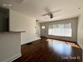 5044 Baltimore Ave-Unit -5020 in Kansas City, MO - Building Photo - Building Photo