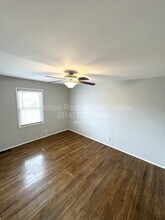 12154 Parkwood Pl in Maryland Heights, MO - Building Photo - Building Photo