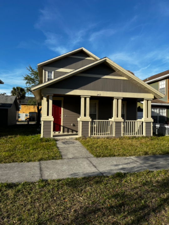 2412 E 31st Ave in Tampa, FL - Foto de edificio