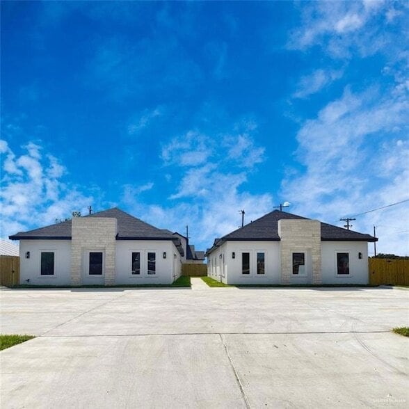 property at 1321 Joscelyn Dr