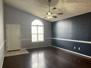 656 Hugging Bear Ln in Lexington, KY - Building Photo - Building Photo
