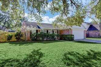 5106 Spring Cir Dr in Pearland, TX - Building Photo - Building Photo