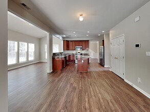 1009 Yarrow St in Matthews, NC - Building Photo - Building Photo