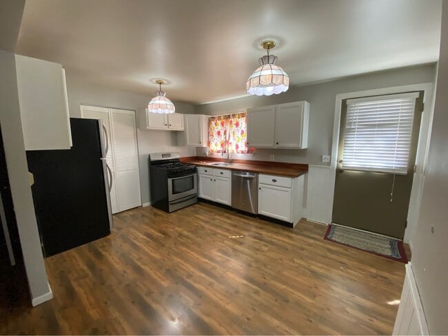 property at 7012 W 138th Ln