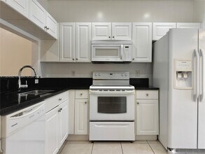 2576 SW 83rd Ave in Miramar, FL - Building Photo - Building Photo