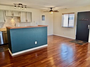 3740 Iris Ave in Boulder, CO - Building Photo - Building Photo