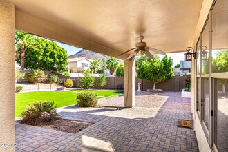 6410 W Buckskin Trail in Phoenix, AZ - Building Photo - Building Photo