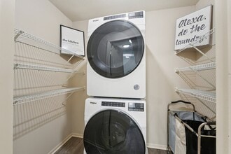 The Bosk Apartment Homes in Woodbury, MN - Foto de edificio - Building Photo