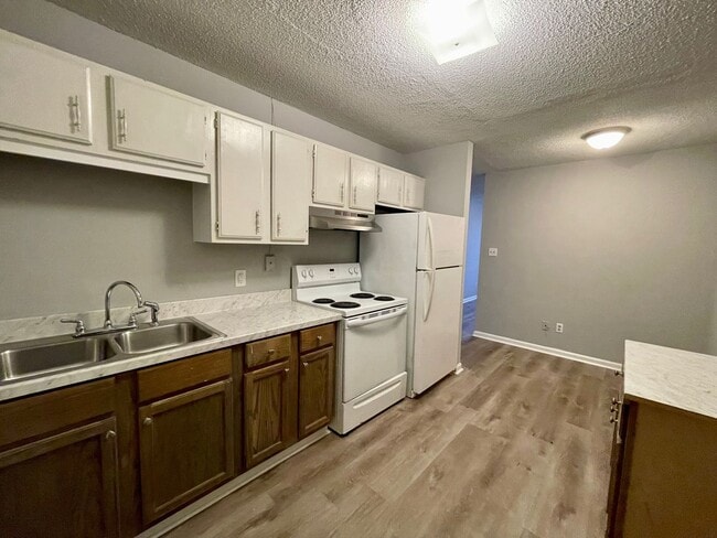 15-17-17 Lennon Cove in Jackson, TN - Building Photo - Building Photo