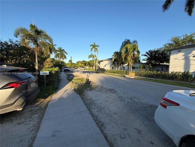 130 NW 9th St in Homestead, FL - Building Photo - Building Photo