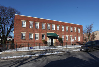 116 44th St NE in Washington, DC - Foto de edificio - Building Photo