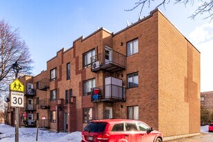 7530 André-Ampère Av in Montréal, QC - Building Photo