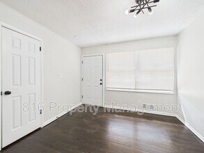 7802 E 108 Terrace in Kansas City, MO - Building Photo - Building Photo