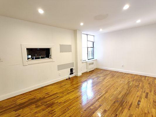 926 Bronx Park S in Bronx, NY - Building Photo