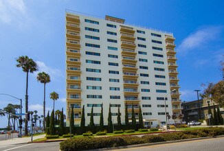 101 California Ave in Santa Monica, CA - Foto de edificio - Building Photo