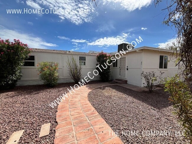 property at 10850 W Ina Rd