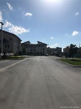 10419 NW 82nd St-Unit -2 in Doral, FL - Foto de edificio - Building Photo