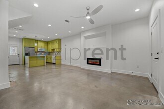 124 S Mockingbird Cir in Cedar Creek, TX - Building Photo - Building Photo