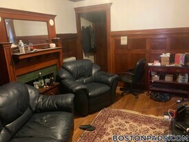 452 Park Dr, Unit 14 in Boston, MA - Building Photo