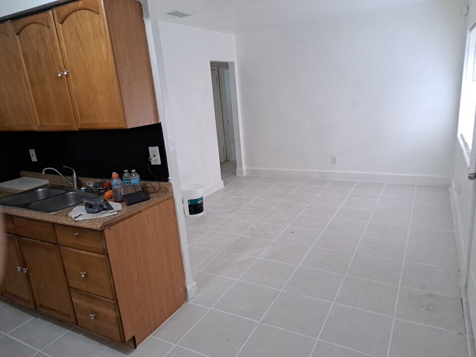 2315 N Whittier St in Tampa, FL - Building Photo