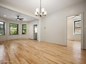 2415 W Warner Ave in Chicago, IL - Building Photo - Building Photo