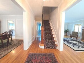 89 Park Dr in Pelham, NY - Building Photo - Building Photo
