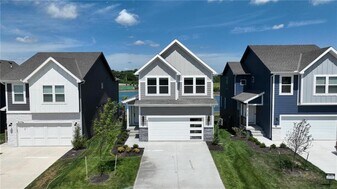 8708 SW Brickell Dr in Blue Springs, MO - Building Photo