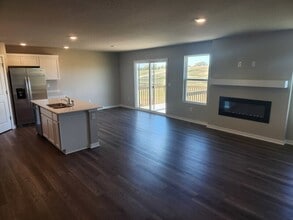 2508 Chan Dr in Adel, IA - Building Photo - Building Photo