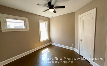 949 Helmsdale Rd, Unit Unit 1 in Cleveland Heights, OH - Building Photo - Building Photo